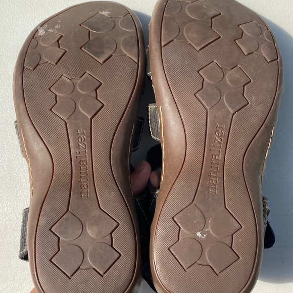 Naturalizer Women’s Size 9M Hiking Black Leather Sandals - Picture 6 of 8